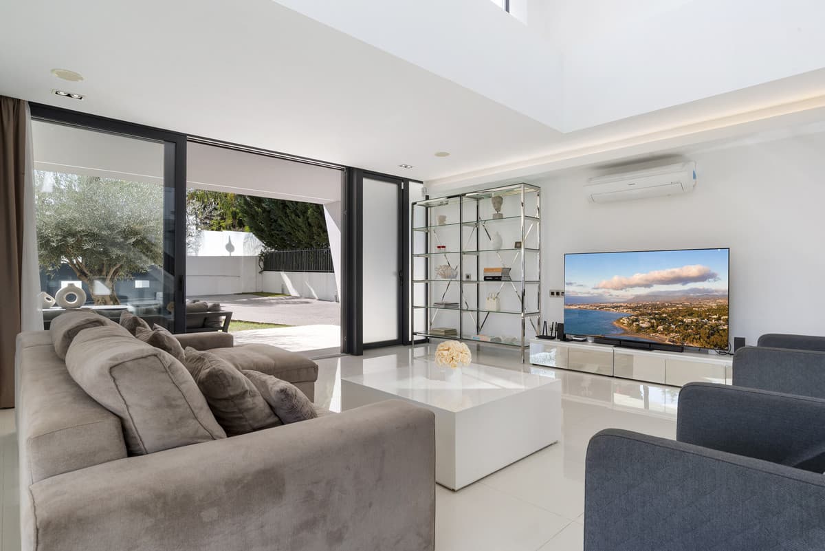 Detached Villa in Nueva Andalucía — photo 4 of 10