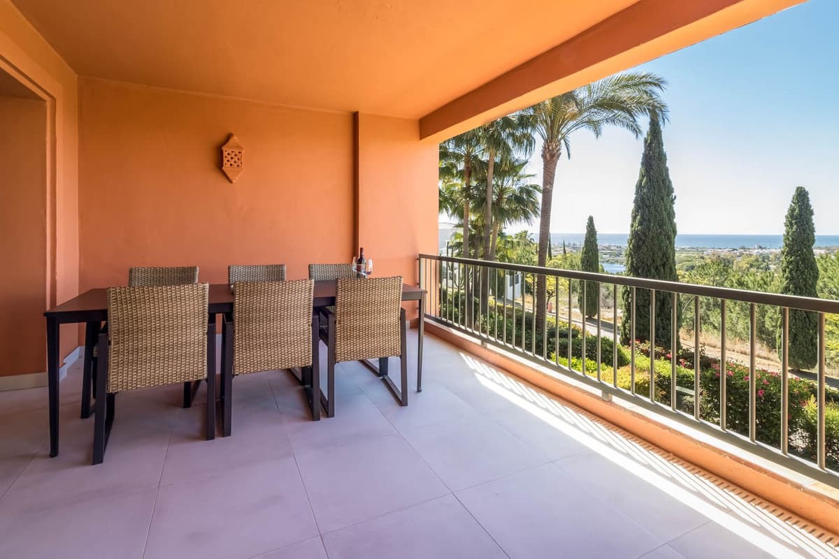 Middle Floor Apartment in Los Flamingos — photo 3 of 10