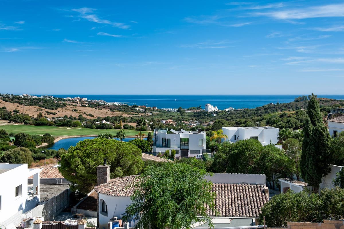 Top Floor Apartment in Estepona — photo 2 of 10