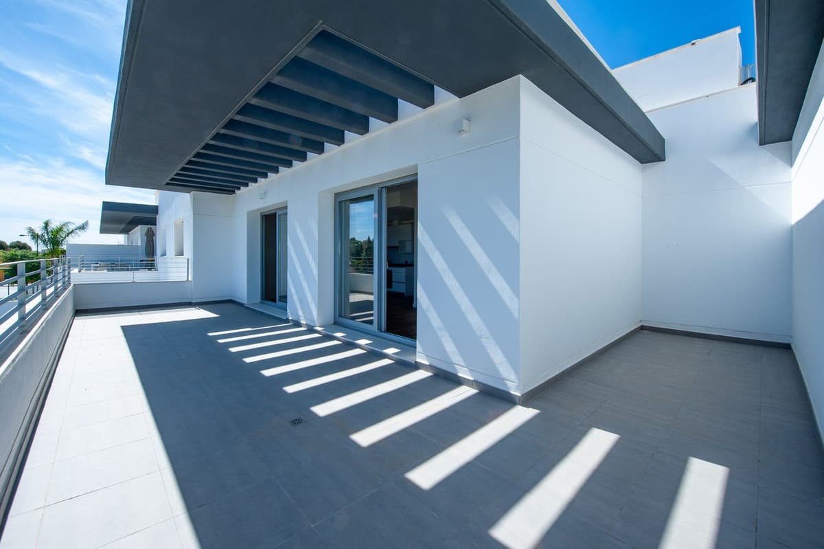 Top Floor Apartment in Estepona — photo 5 of 10