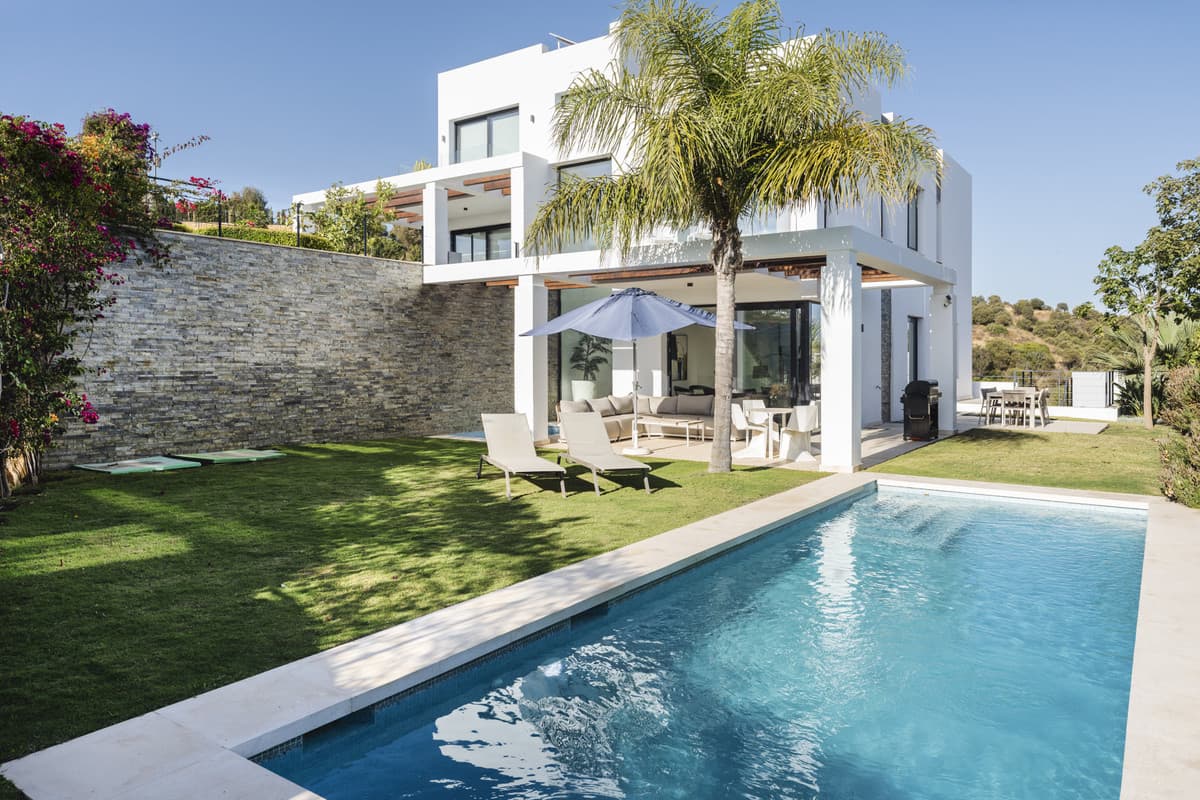 Semi-Detached House in Cabopino — photo 1 of 10