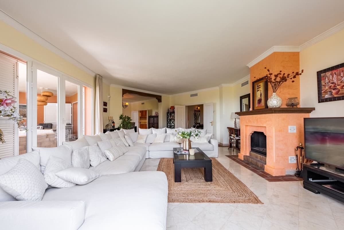 Detached Villa in Casares Playa — photo 3 of 10