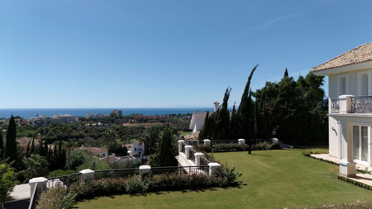 Detached Villa in El Rosario — photo 3 of 10