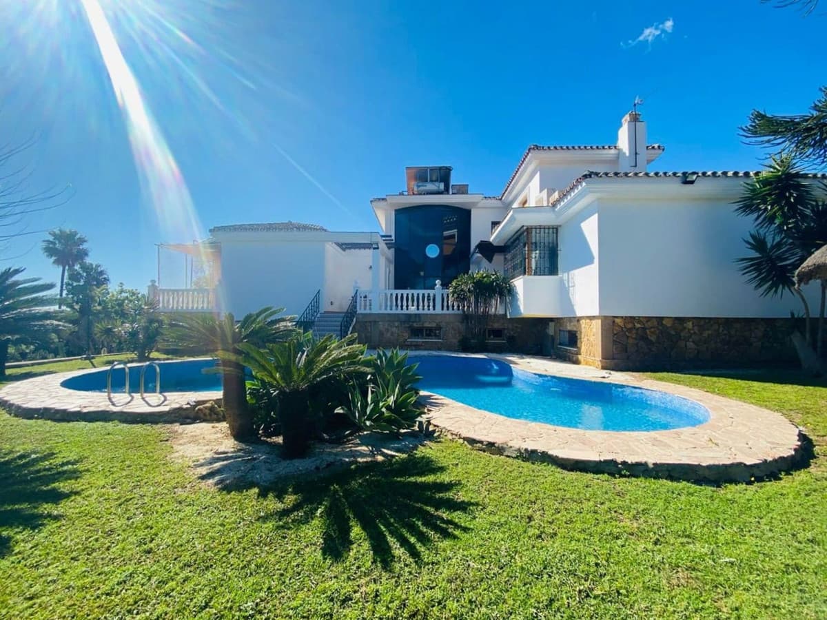 Detached Villa in Benalmadena — photo 5 of 10