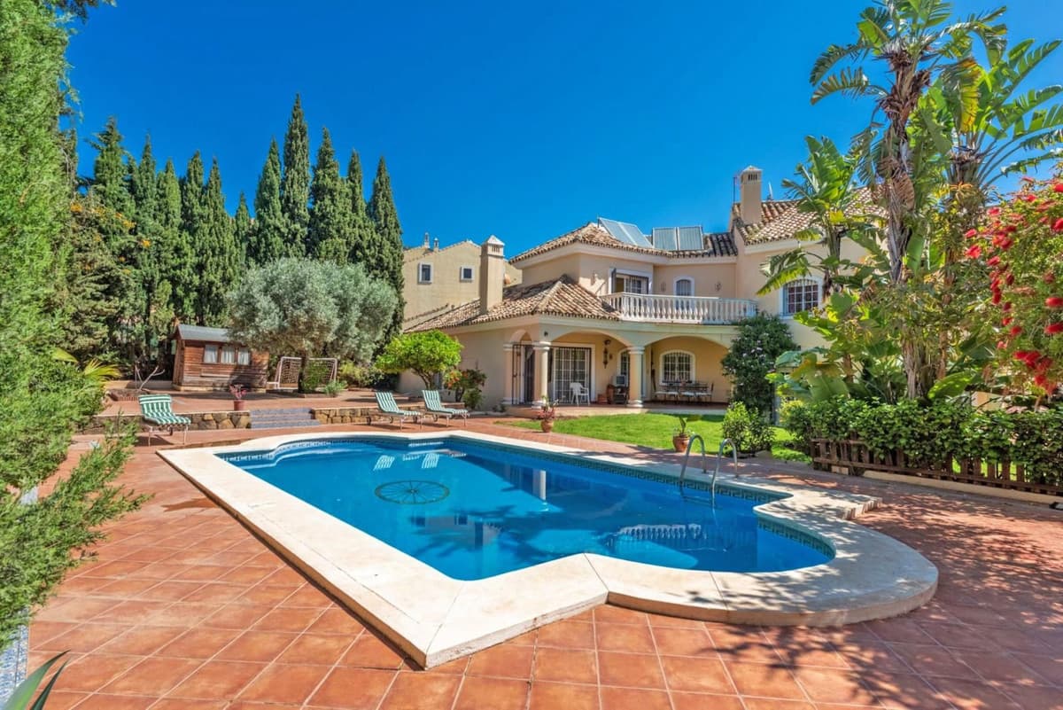 Detached Villa in Marbella — photo 1 of 10