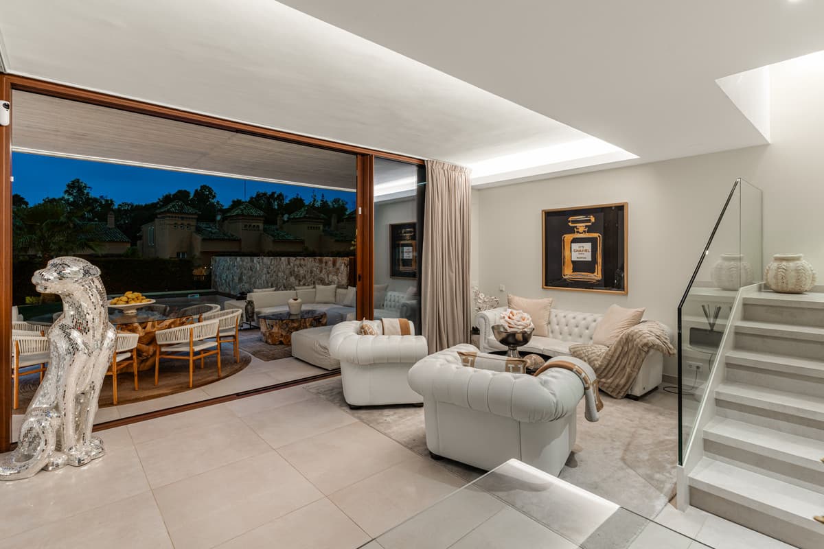 Semi-Detached House in The Golden Mile — photo 6 of 10