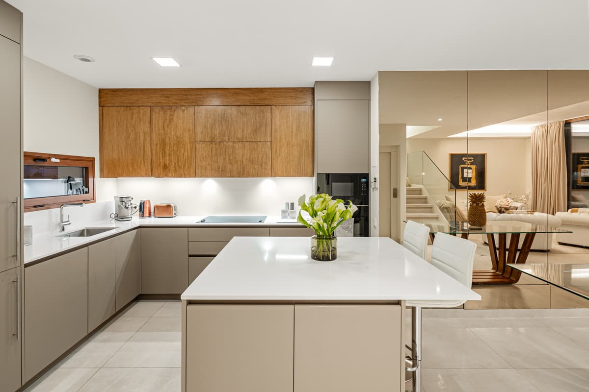 Semi-Detached House in The Golden Mile — photo 9 of 10