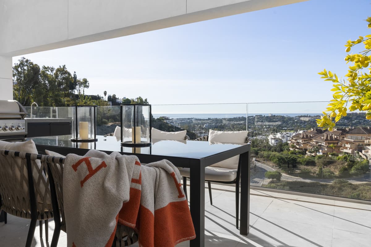 Penthouse Duplex in Nueva Andalucía — photo 9 of 10