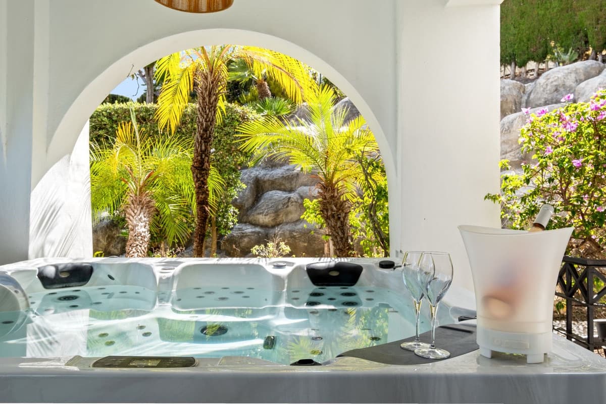 Ground Floor Apartment in Marbella — photo 2 of 10