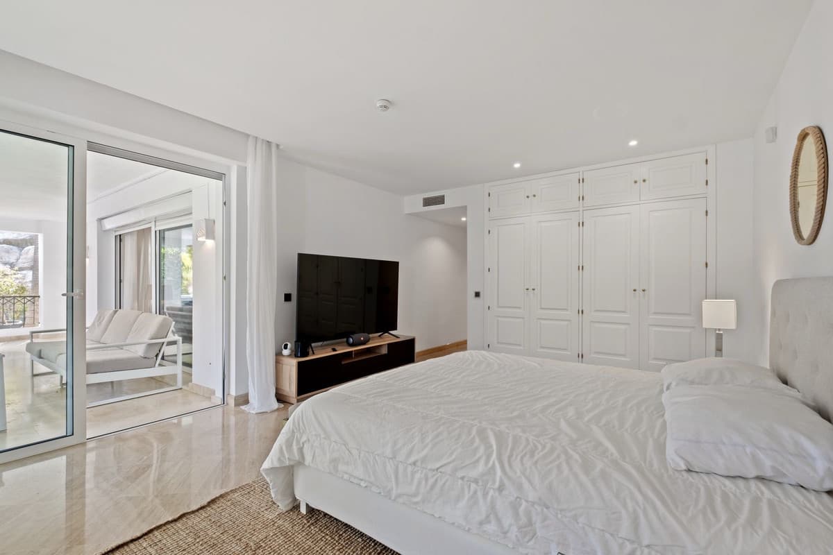 Ground Floor Apartment in Marbella — photo 7 of 10