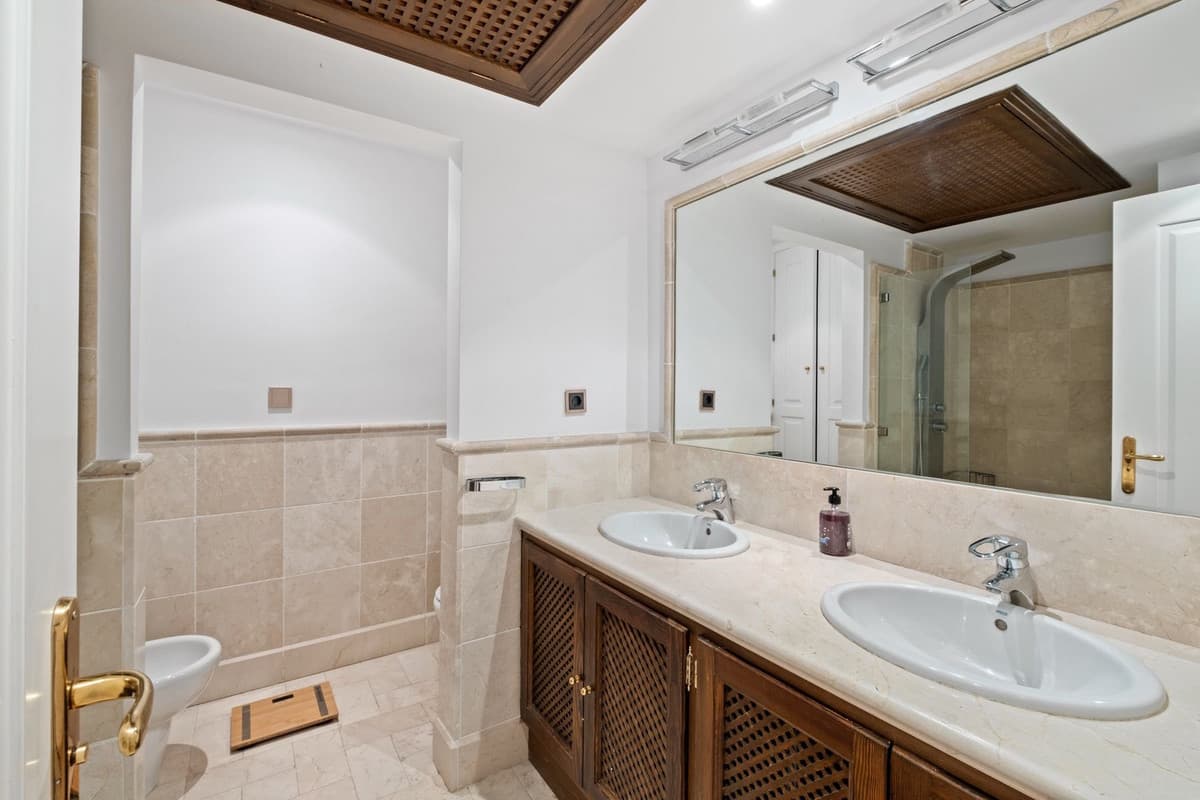 Ground Floor Apartment in Marbella — photo 9 of 10