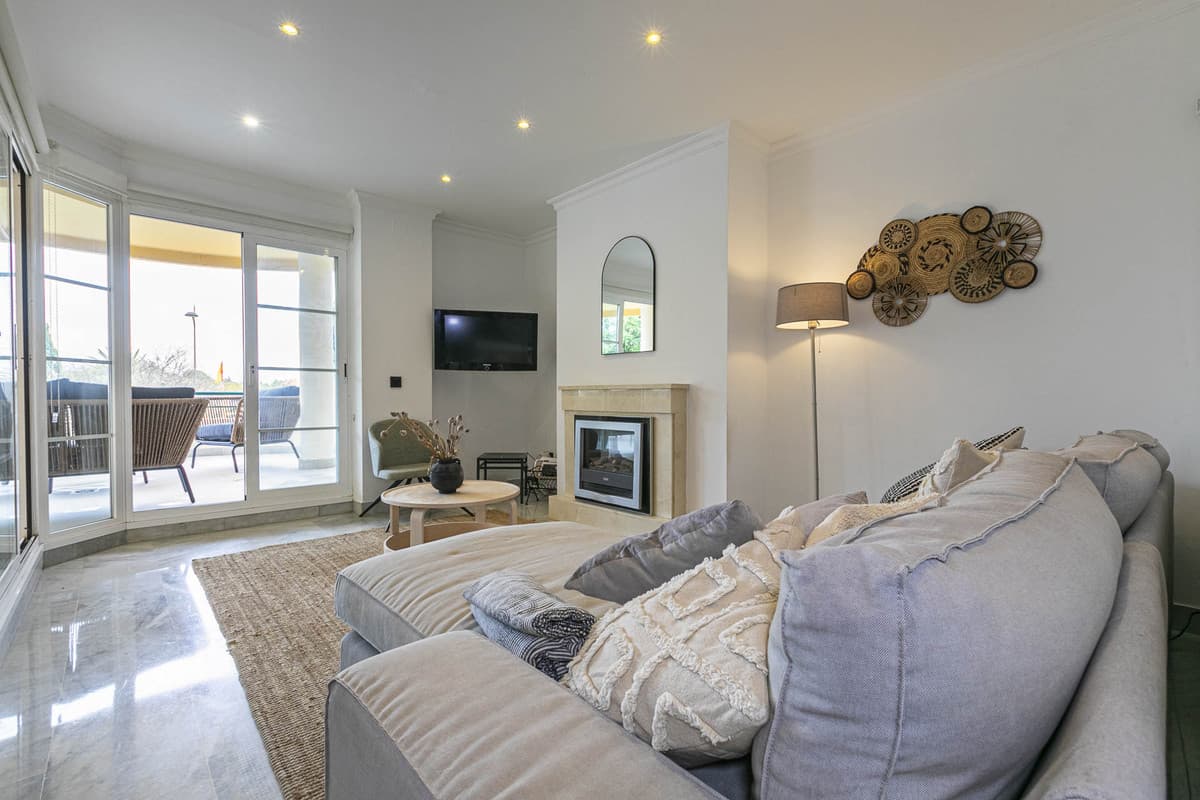 Middle Floor Apartment in Nueva Andalucía — photo 10 of 10