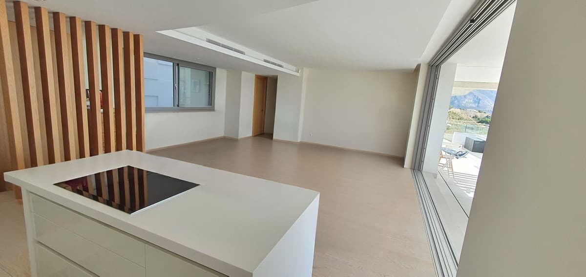 Middle Floor Apartment in La Quinta — photo 10 of 10