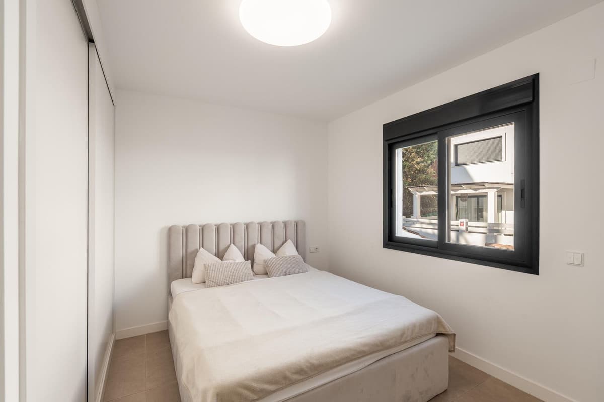 Townhouse in El Paraiso — photo 10 of 10