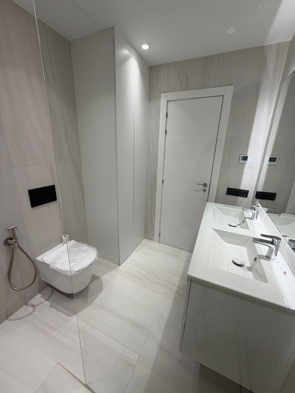 Middle Floor Apartment in New Golden Mile — photo 9 of 10