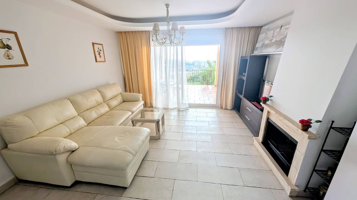 Ground Floor Apartment in Benahavís — photo 7 of 10
