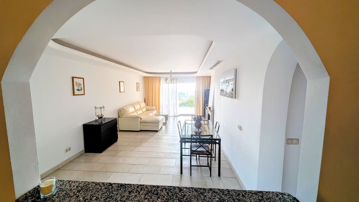 Ground Floor Apartment in Benahavís — photo 10 of 10