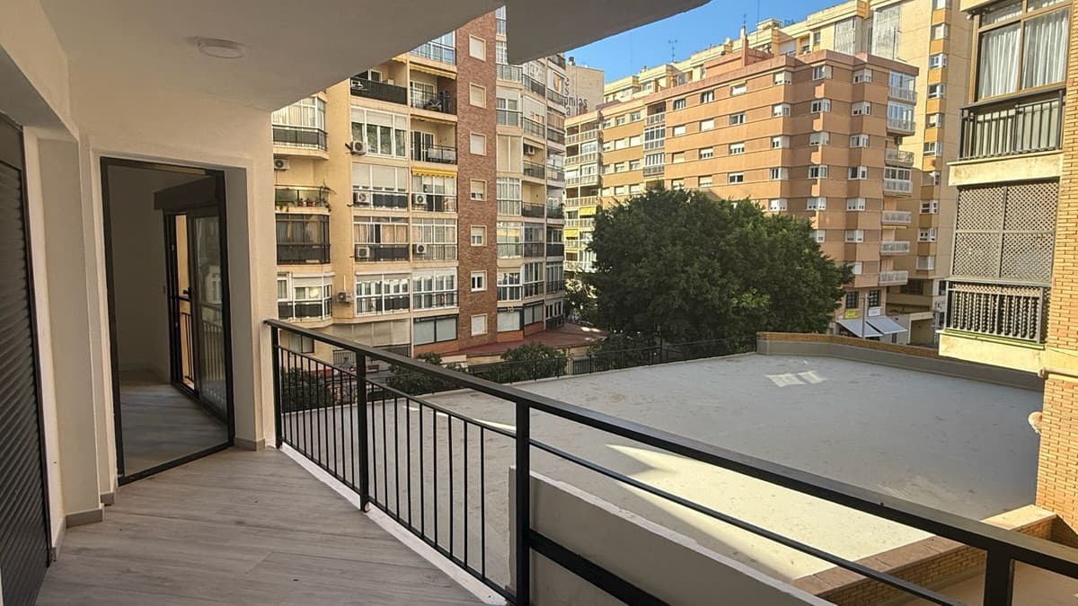 Middle Floor Apartment in Malagueta — photo 4 of 10