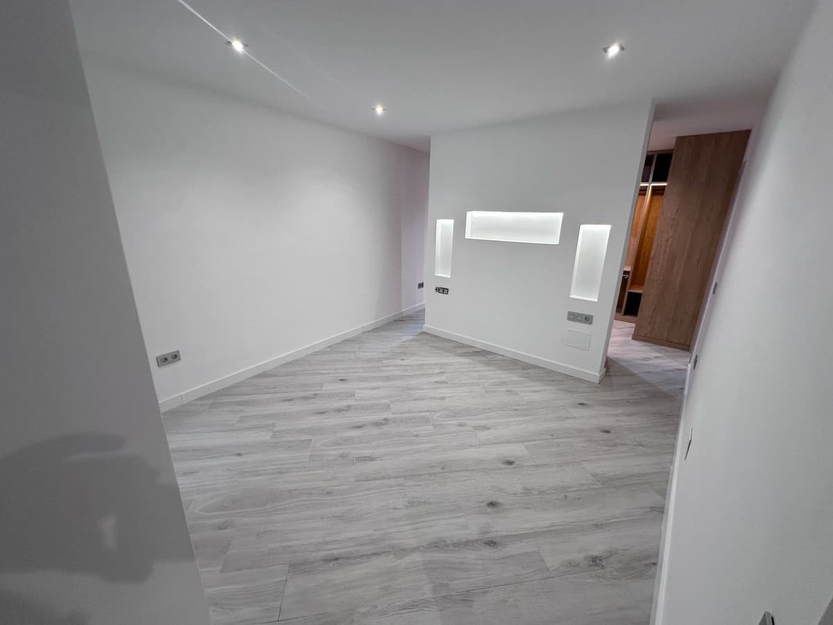 Middle Floor Apartment in Malagueta — photo 5 of 10