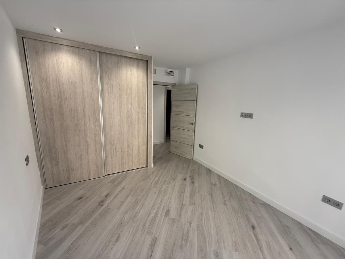 Middle Floor Apartment in Malagueta — photo 6 of 10