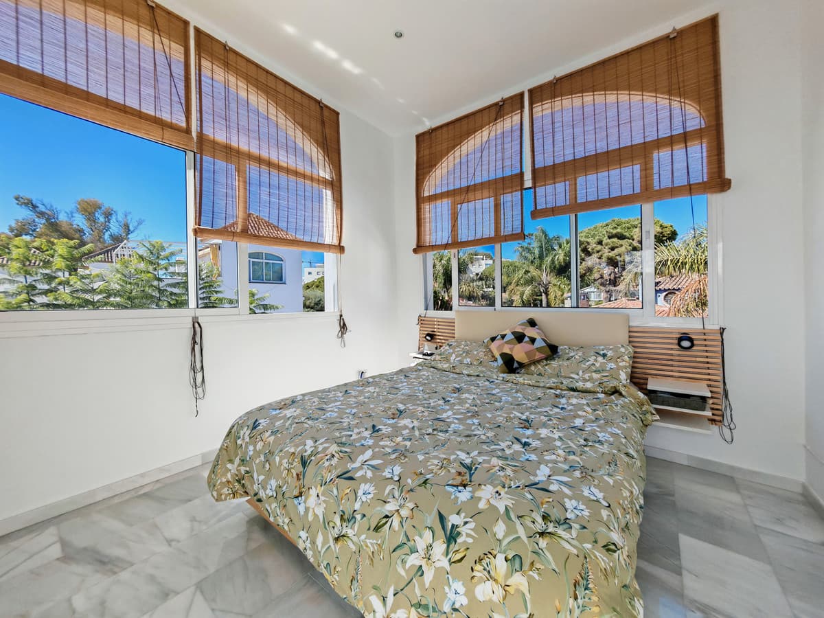 Penthouse Duplex in Costabella — photo 9 of 10