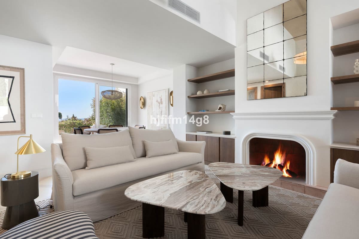 Townhouse in La Colina — photo 5 of 10