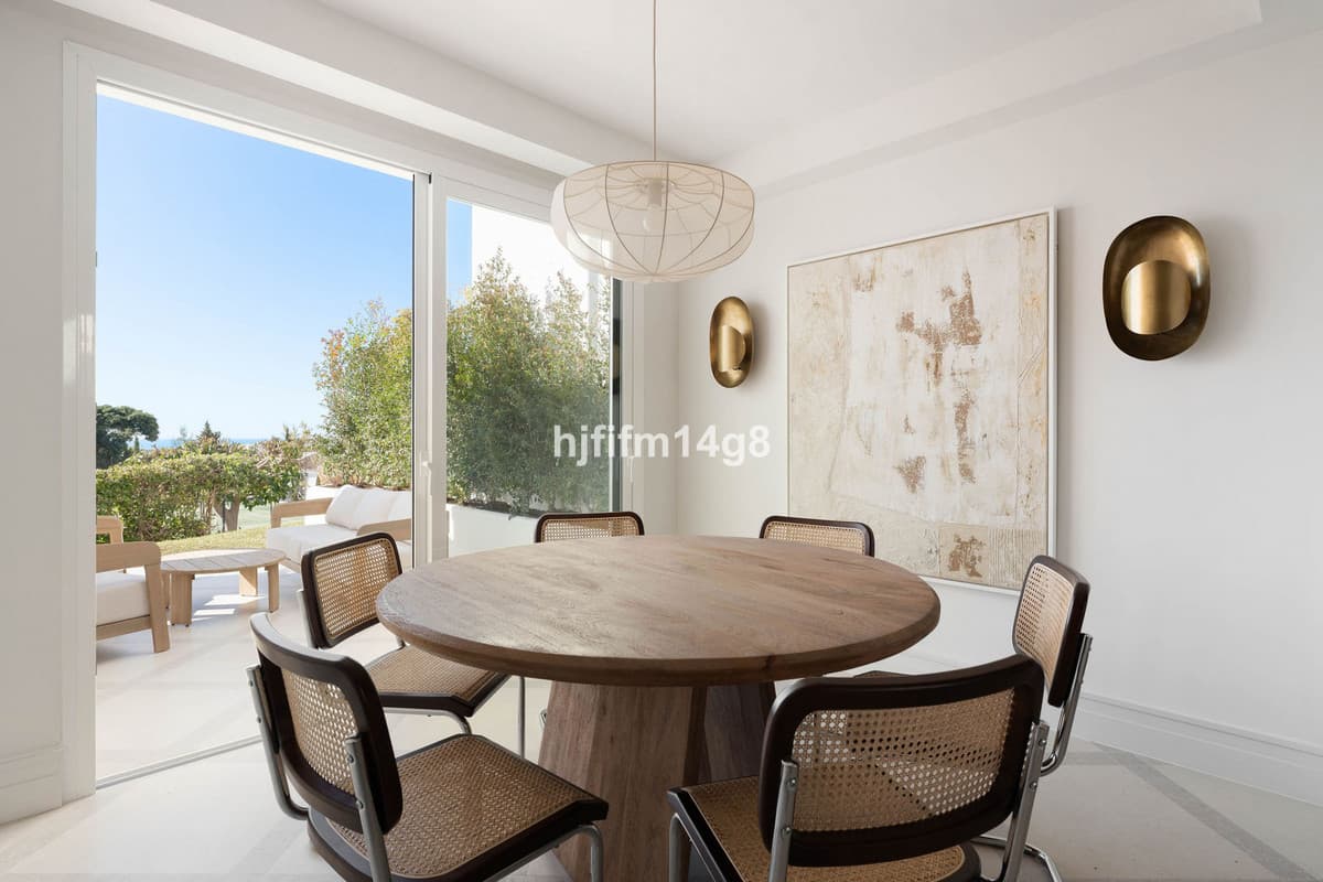 Townhouse in La Colina — photo 7 of 10