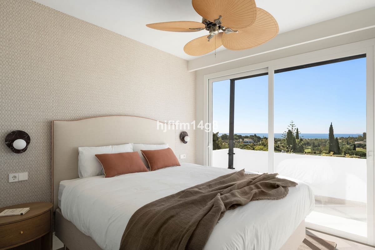 Townhouse in La Colina — photo 10 of 10