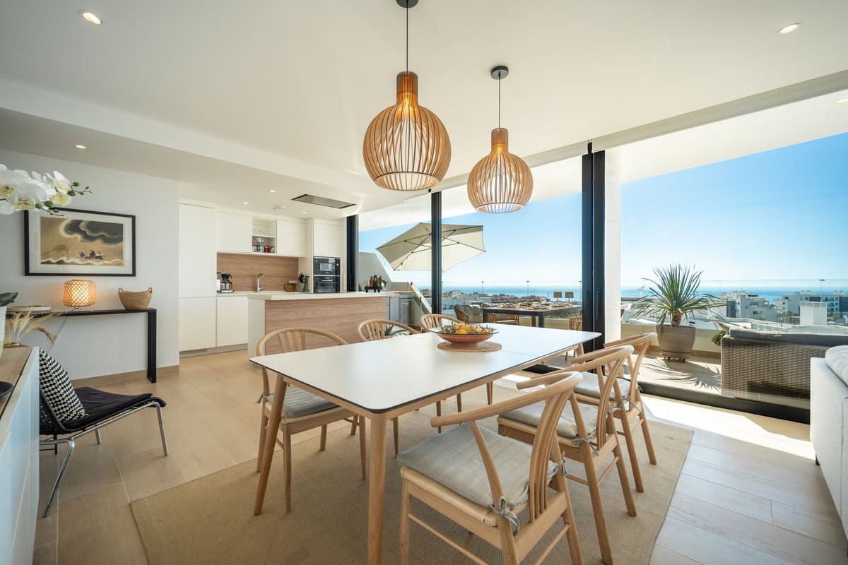 Middle Floor Apartment in Fuengirola — photo 2 of 10