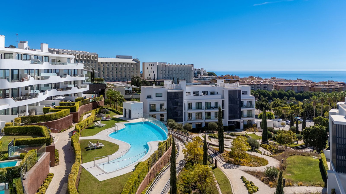 Middle Floor Apartment in Fuengirola — photo 7 of 10