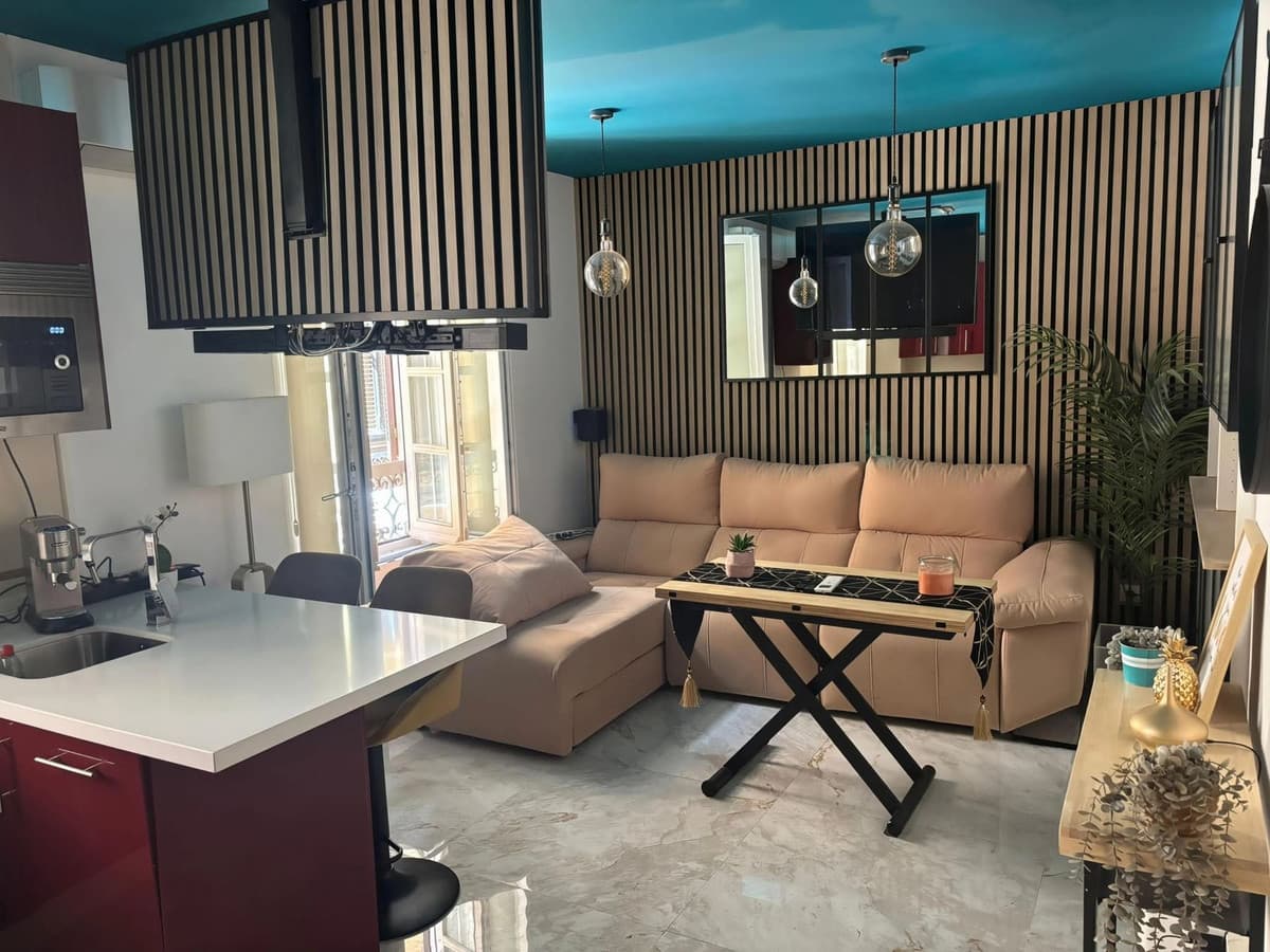 Middle Floor Apartment in Centro Histórico — photo 1 of 6