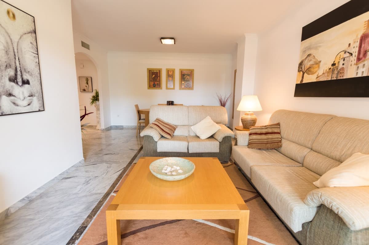 Middle Floor Apartment in San Pedro de Alcántara — photo 9 of 10