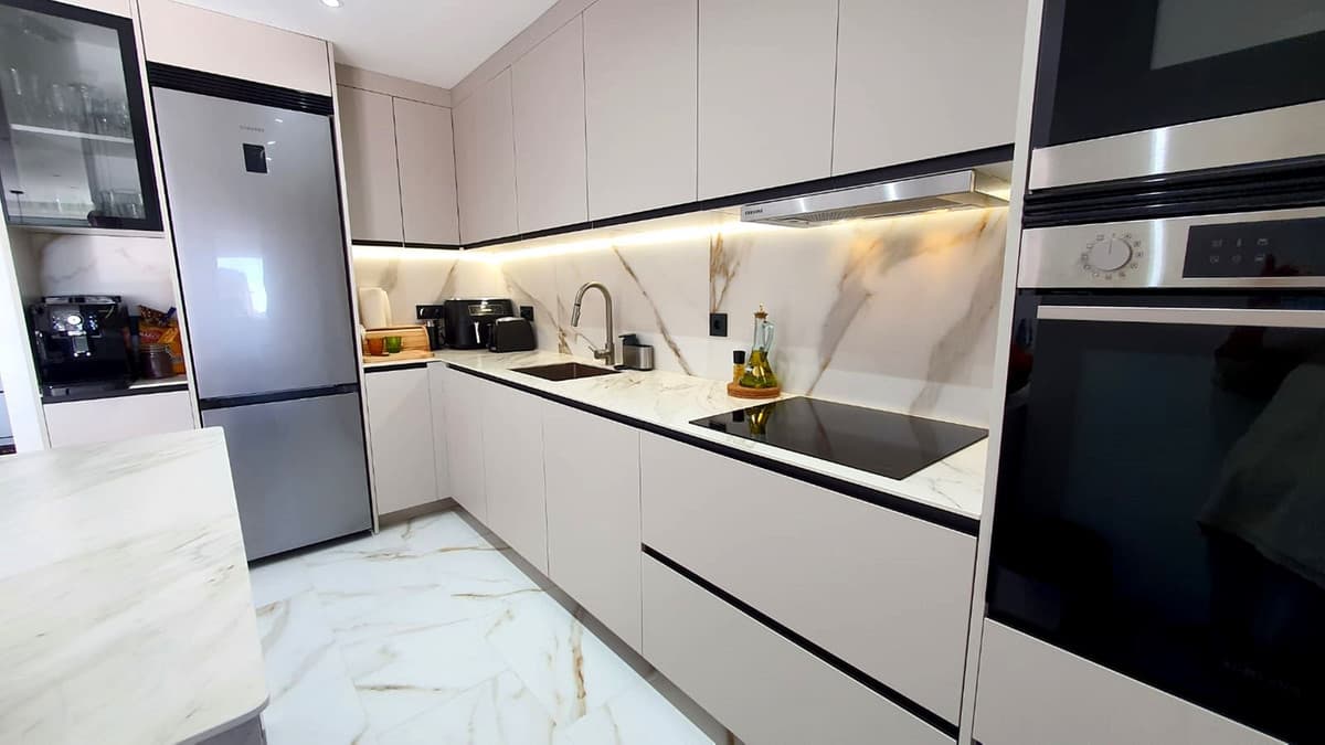 Middle Floor Apartment in Fuengirola — photo 2 of 10