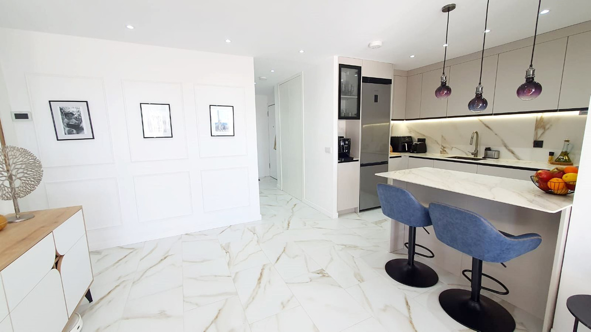 Middle Floor Apartment in Fuengirola — photo 9 of 10