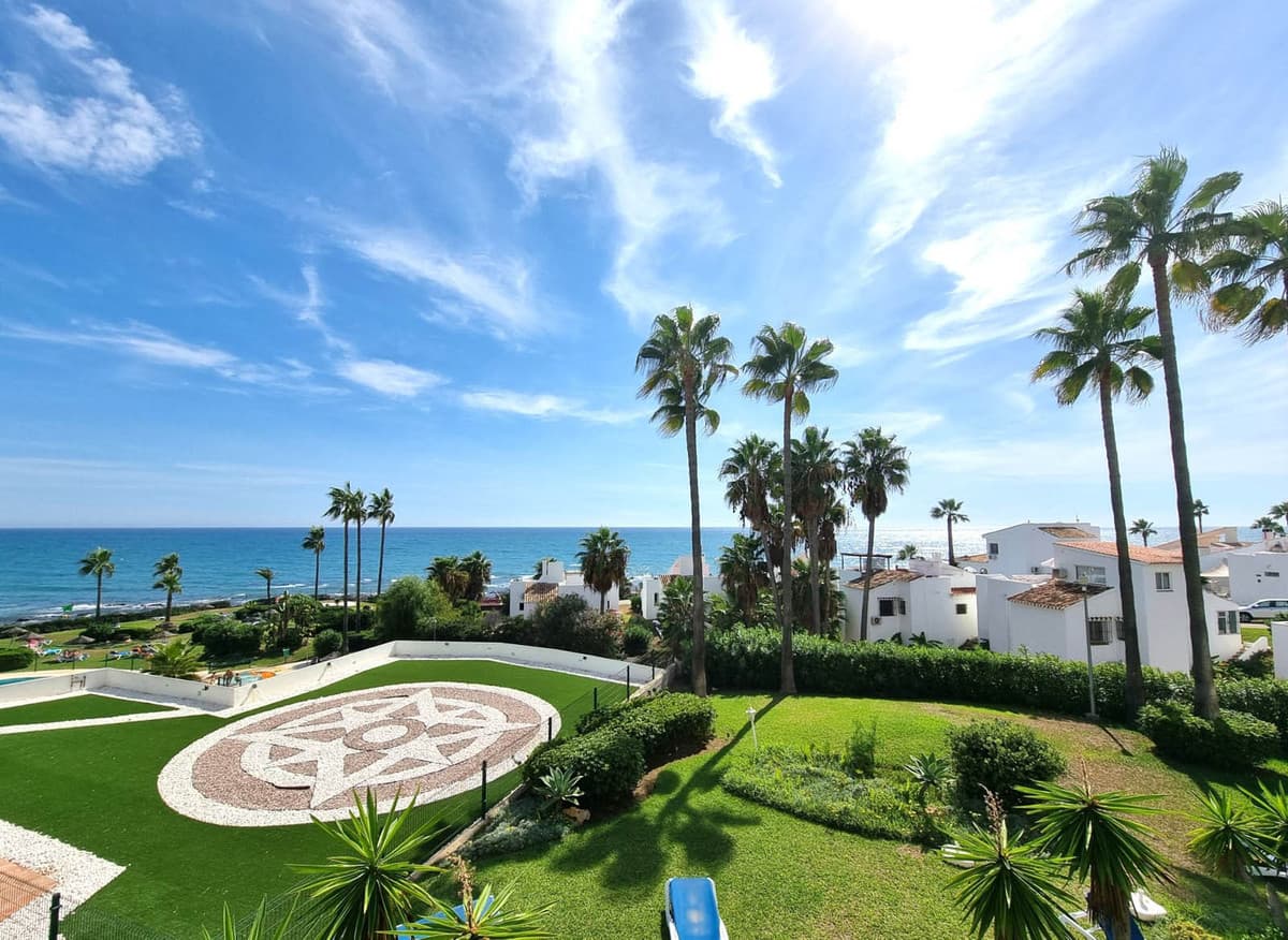 Middle Floor Apartment in Mijas Costa — photo 9 of 10