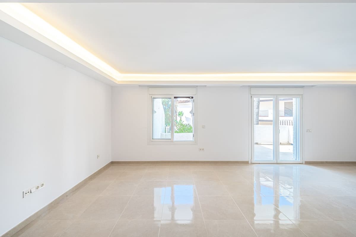 Townhouse in Nueva Andalucía — photo 7 of 10
