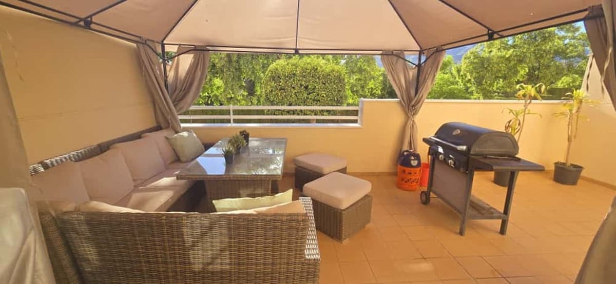Ground Floor Apartment in Ciudad Jardín — photo 1 of 10