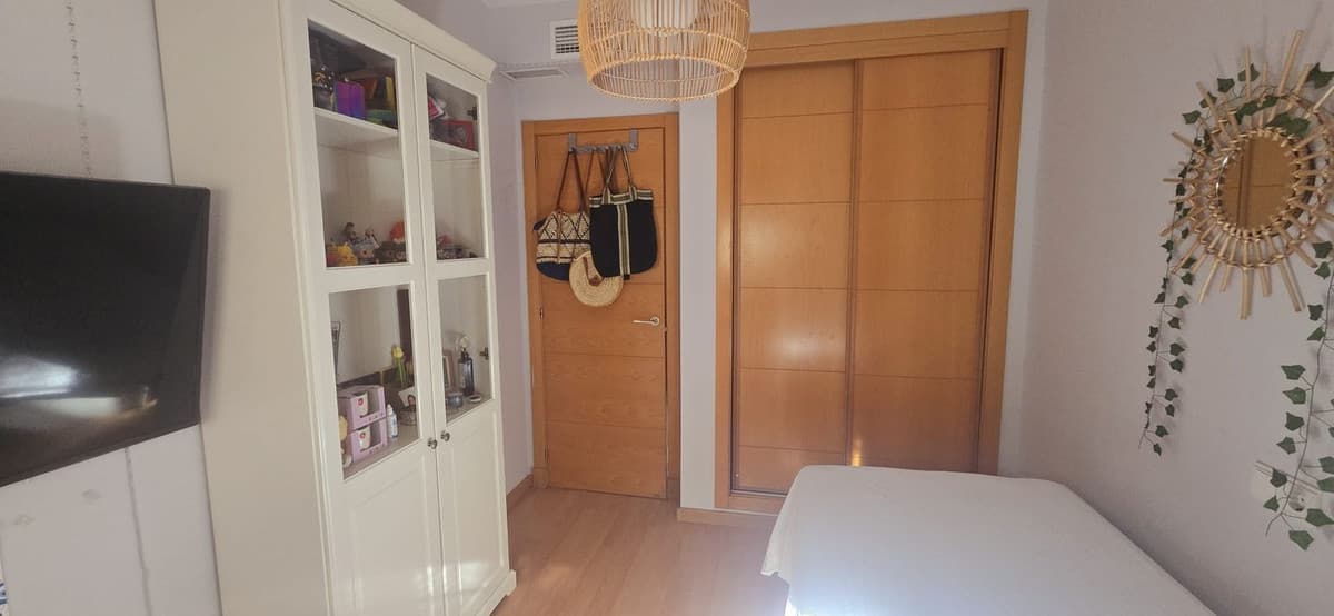 Ground Floor Apartment in Ciudad Jardín — photo 9 of 10