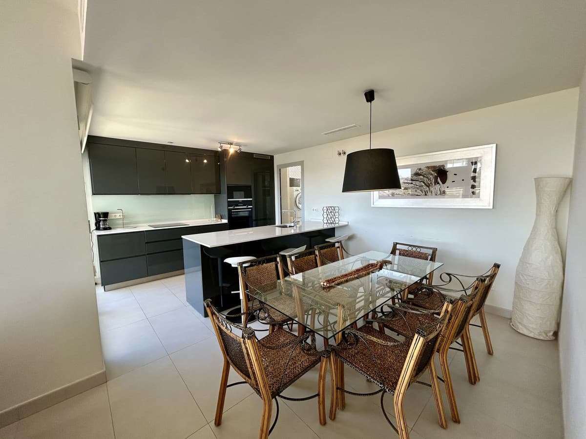 Middle Floor Apartment in Fuengirola — photo 6 of 10