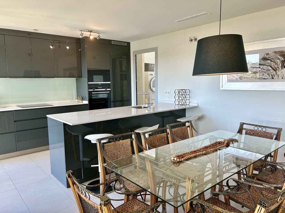 Middle Floor Apartment in Fuengirola — photo 7 of 10