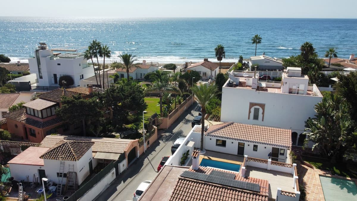 Detached Villa in Costabella — photo 2 of 10