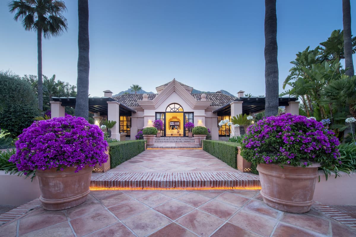 Detached Villa in Sierra Blanca — photo 1 of 10