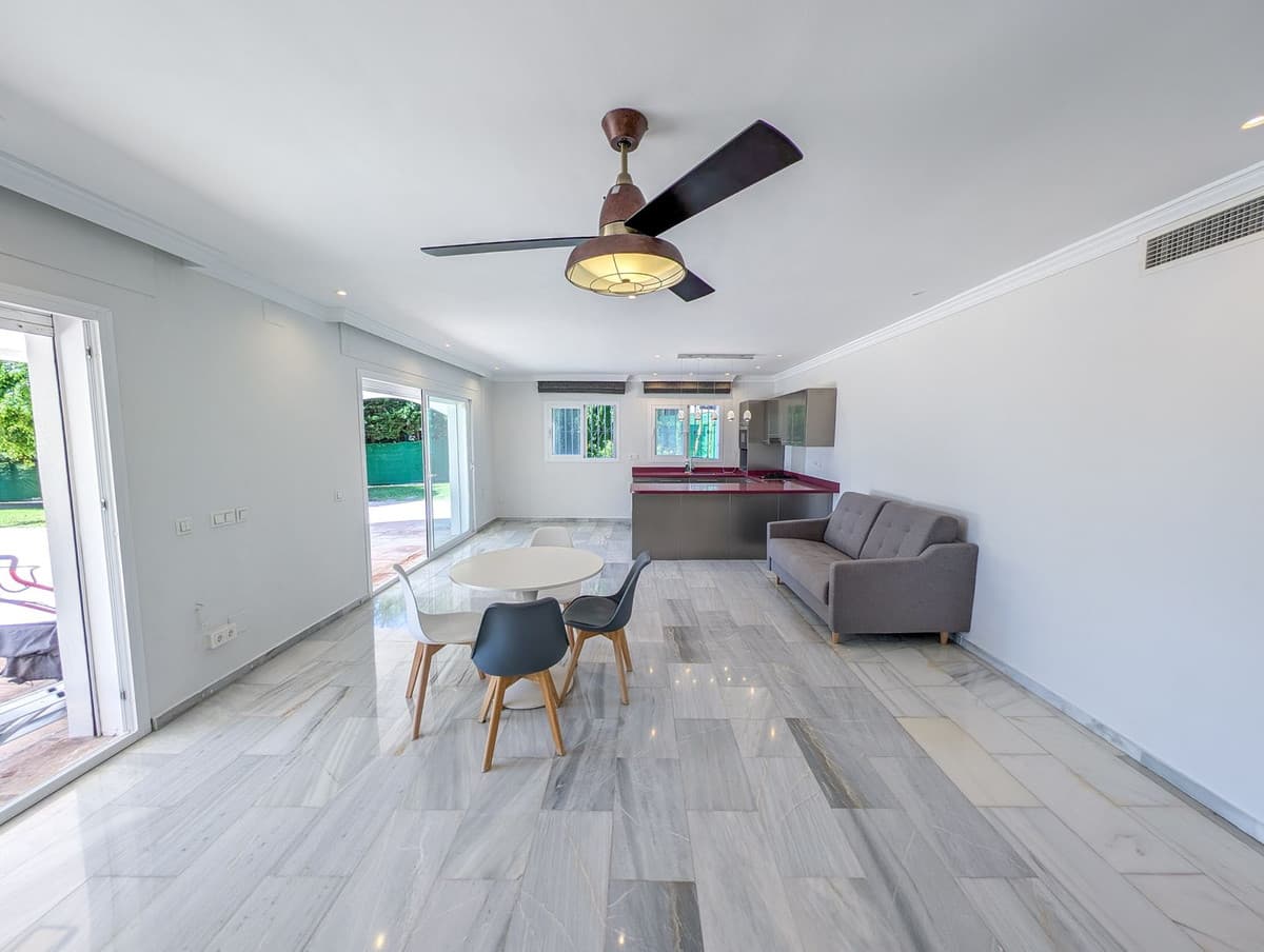 Detached Villa in Nueva Andalucía — photo 6 of 10