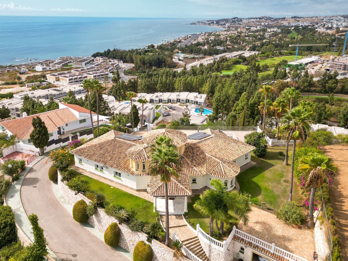 Detached Villa in Mijas Costa — photo 2 of 10