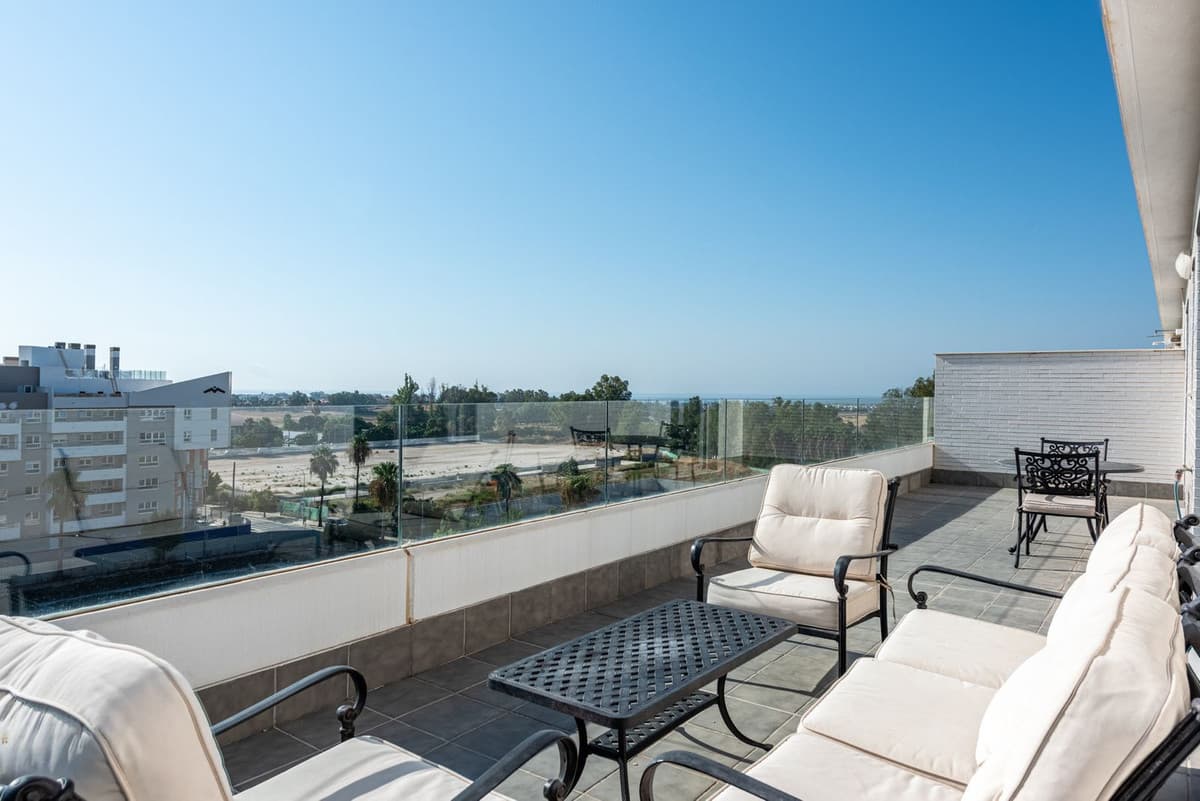 Penthouse in Nueva Andalucía — photo 8 of 10