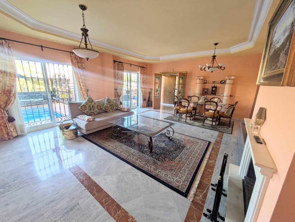 Detached Villa in Málaga — photo 6 of 10