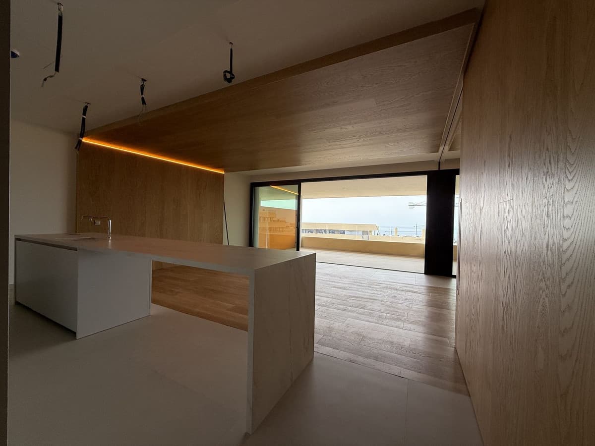 Middle Floor Apartment in Higueron — photo 2 of 10