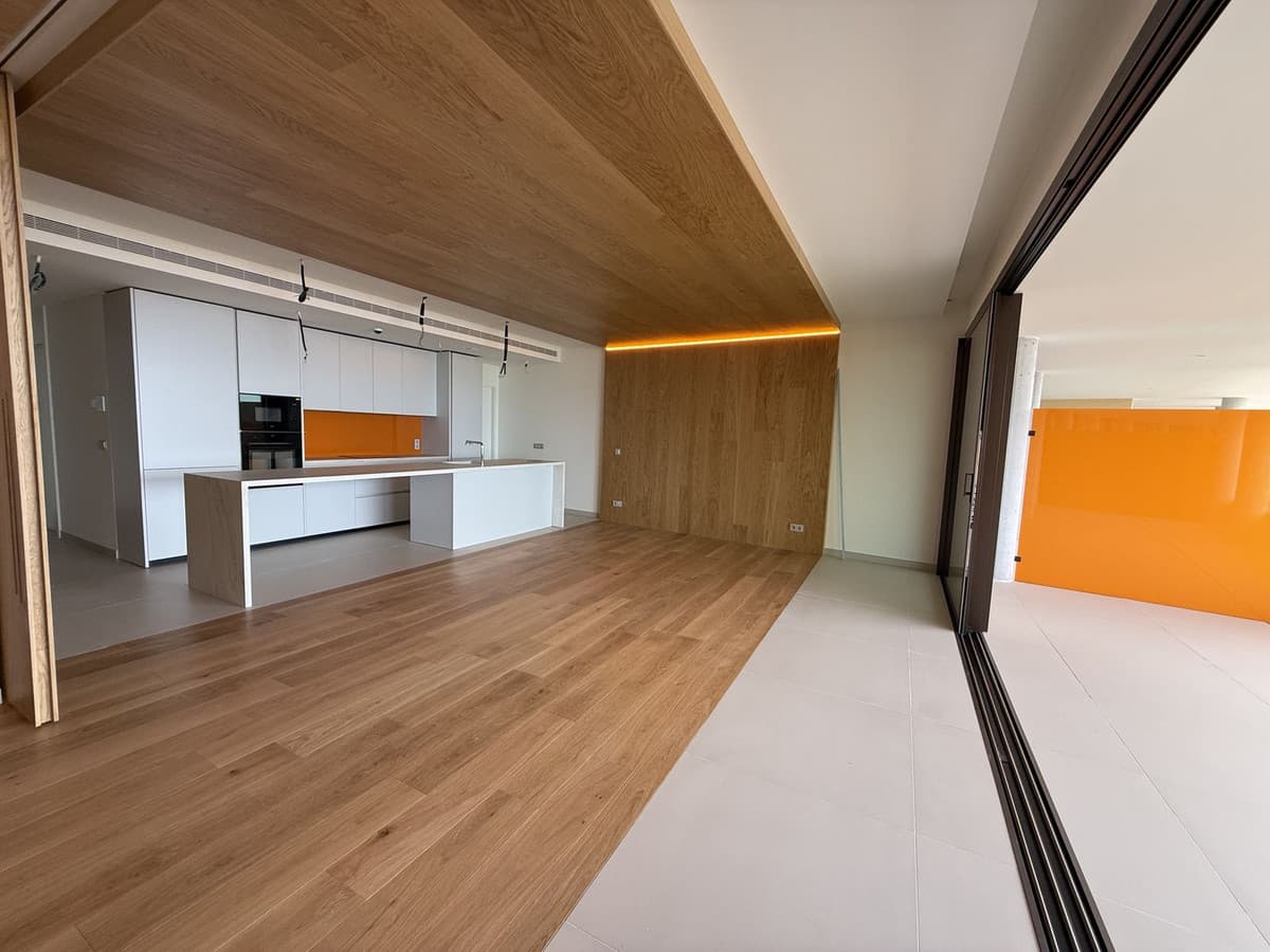 Middle Floor Apartment in Higueron — photo 3 of 10