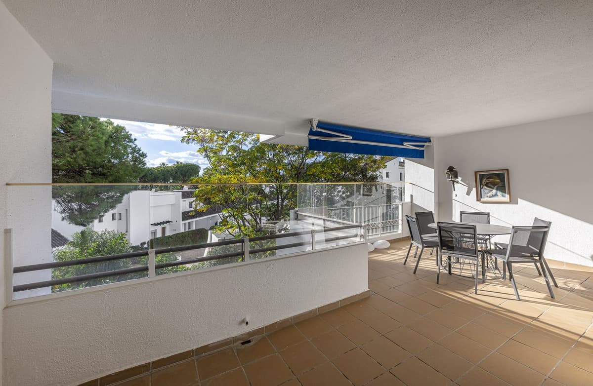 Middle Floor Apartment in Puerto Banús — photo 2 of 10