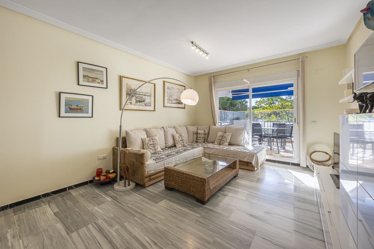 Middle Floor Apartment in Puerto Banús — photo 9 of 10